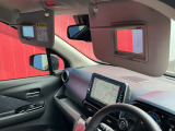 運転席及び助手席サンバイザーにはバニティミラーを装備☆