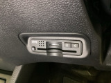 ハンドルの左下にETCがついています。高速道路の料金所の通過も楽々です!。 カードの取り出しもしやすい場所についています。