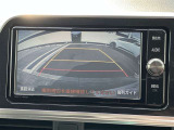【バックモニター】バックカメラが装着されています。車庫入れが苦手な方もこれがあれば安心ですね