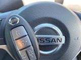 【インテリジェントキー】カバンやポケットに入れたままでもドアの施錠・解錠が可能なスマートキーを装備。エンジンのオン・オフ時もカギを取り出す必要が無いからとっても便利です♪