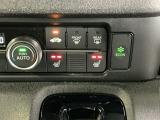 運転席/助手席シートヒーターで寒い日もすぐに温かくなり快適に過ごせます。2段階の温度調整が可能です