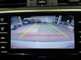 【バックカメラ】運転席から画面上で安全確認ができます。駐車が苦手な方にもオススメな便利機能です。