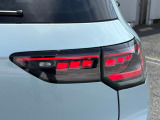 3D LEDテールランプ。ウィンカーには流れる様に点滅する「ダイナミックターンインジケーター」を装備。