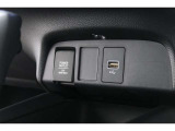 スマートフォンなどの音楽再生が可能なUSB接続ジャック装備車両です♪♪♪