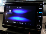 CD、DVD、Bluetooth、AM、FM、スマートフォン接続ができます。