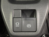 【電動パーキングブレーキ】指先だけで簡単操作♪アクセルを踏むと自動的に解除されます。【オートブレーキホールド機能】ブレーキペダルから足を離してもブレーキを保持!