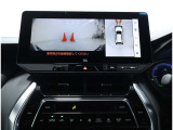 パノラミックビューモニター装備!トップビュー&フロントビュー・車両に取り付けたフロント、サイド、バックカメラの映像を合成して画面上に表示させることで、低速時の運転を補助する装置です。