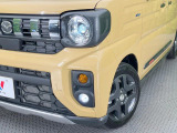 【LEDヘッドライト】悪天候や夜間走行時も良好な視界を確保し安心して運転できる高輝度LEDヘッドライトを装備!点灯速度が早く、消費電力も抑えられています。