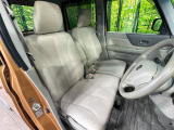 運転席シート廻りは使用感も少なく、良好な状態となっています。丁寧に使われていたことがよくわかりますね。