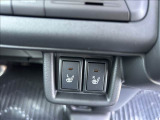 【シートヒーター】座席のシートを温めるシートヒーター!その温かさは一度経験したら欠かすことができません!エアコンで乾燥しやすい車内も防ぐ事ができます!