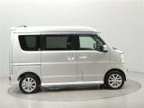 両側パワースライドドア付きだから、狭い駐車スペースなどでの 乗り降りラクラク!