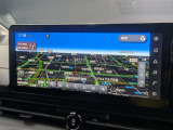 12.3インチワイドディスプレイを採用。情報を同時に表示できる3分割画面も可能