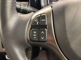 ステアリングにオーディオ操作スイッチが付いています。オーディオ画面に直接タッチしなくても操作が出来ますので、運転に集中できます。