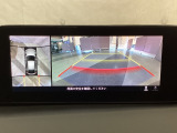 狭い場所での駐車やすれ違いなどでより的確な運転操作に役立つ360&deg;ビューモニターが装備されています。