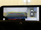 マルチビューバックガイドモニターで、後方を確認しながら安心して駐車することができます。運転初心者も熟練者も必須の機能ですよ!