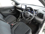 シンプルで使いやすいデザインの運転席です。