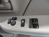 前席パワーウィンドウ運転席側オ-ト機能付助手席側操作機能を止めるスイッチ付