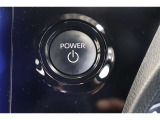 鍵を取り出す手間がなく施錠開錠・エンジン始動が出来る便利なスマートキー。荷物を持っている時や雨の日には特に嬉しい機能です。