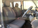 運転席シート廻りは使用感も少なく、良好な状態となっています。前オーナー様が丁寧に使っていたことがよくわかりますね。