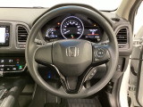 ハンドルにHondaセンシング系のクルーズコントロールやレーンキープアシストなどのスイッチが装備されています。ハンドルから手を離さず安全に操作できます。