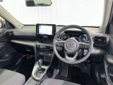 運転席まわりです。 各操作スイッチは使いやすい位置に配置されてます。