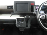 現車はオーディオが付いていない状態です。お客様のライフスタイルに合わせて、ナビゲーションやディスプレイオーディオなどのご提案をさせていただきます。お気軽にご相談くださいね。