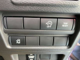 左側オートスライドドアが付いて乗り降りがとても便利です。キーや運転席にあるスイッチからも開閉可能です。人気の装備の1つですね!