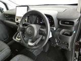 【運転席】運転席周りの画像です。プロの手で隅々までクリーニングしています。ご来店いただき実際に見てみてくださいね☆