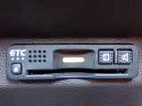 ■【ETC車載器】が装備されています。セットアップをしてお渡しとなり、ETCカードを差し込むだけで高速道路の利用が可能です。