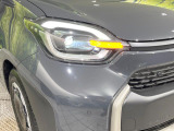 【LEDヘッドライト】悪天候や夜間走行時も良好な視界を確保し安心して運転できる高輝度LEDヘッドライトを装備!点灯速度が早く、消費電力も抑えられています。