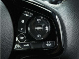 ◆アダプティブクルーズコントロール◆予め設定した車速内でクルマが自動的に加減速。前走車との適切な車間距離を維持しながら追従走行します。【LKAS】車線維持支援システムでステアリング操作を支援。