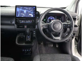高いホールド性で運転姿勢が安定します。長距離ドライブでも疲れにくいのが魅力です。快適なドライビングライフをお送りください♪