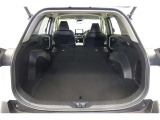 セカンドシートを倒した状態です。セカンドシートは独立可倒、荷物に合わせてラゲッジスペースをアレンジできます。
