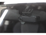 現代の車社会の必需品。ドライブレコーダー装着。エンジン始動後の一部始終を記録します。
