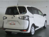 沢山乗れるのがこの車の魅力!2台で移動しないと・・・なんて時もこの車なら1台で!大活躍です♪