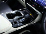 電動パーキングブレーキを装備しておりブレーキホールド機能付きです