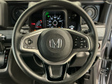 運転にかかわる様々な操作を安全に行えるように視点移動が少なく操作性に配慮されたスイッチ類が凝縮されたコクピットです。