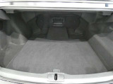 開口部の広いラッゲージスペース。スーツケースや旅行カバン、ゴルフバックなどの荷物も楽々積み込めます。