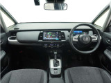 ◆インテリアパネル◆視界広々で非常に運転しやすくロングドライブでも疲れを感じさせないすっきりとまとまったインパネ周りです。