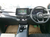 操作しやすい運転席廻り!操作パネルも使いやすい!!ドライブが楽しくなります!