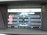 ナビゲーションは純正HDDナビを装着しております。AM、FM、CD、DVD再生、音楽録音再生、ワンセグTVがご使用いただけます。初めて訪れた場所でも安心ですね!
