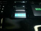 e-Pedalは、アクセルペダルの踏み加減を調整するだけで発進、加速、減速、停止までをコントロールすることができます♪ブレーキランプは減速時と停止時に点灯するので安心です☆