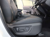 パワーシート搭載。微妙な調整が手軽にでき、ピッタリなポジションで運転することが可能です。