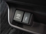 12V電源ソケット、USB接続端子!使いやすい場所に!装備が充実しています♪