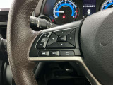 【ステアリングスイッチ】運転中に前方から目線をそらすことなくオーディオ等の操作が可能な便利機能!安心&快適なドライブを演出してくれます。