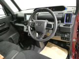 見通しのよいすっきりとした視界で、誰でも運転しやすいです。運転のしやすさは疲れにくさにも繋がりますよ♪