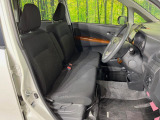 運転席シート廻りは使用感も少なく、良好な状態となっています。前オーナー様が丁寧に使っていたことがよくわかりますね。