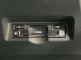 高速道路で便利な【ETC2.0】を装備しています。光ビーコン搭載で渋滞情報などナビゲーションと連動することで機能も充実いたします。他、観光施設に立ち寄るための高速料金割引サービス等もございます。