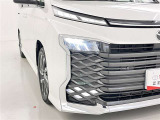 フォグランプ装着車です。暗い夜道の車両前方を明るく照らします