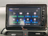 日産純正9インチメモリーナビ(MM223D-L)装備。スマートフォンによる部分地図更新、Bluetooth接続での音楽視聴、快適な画面操作と高音質なオーディオ再生。